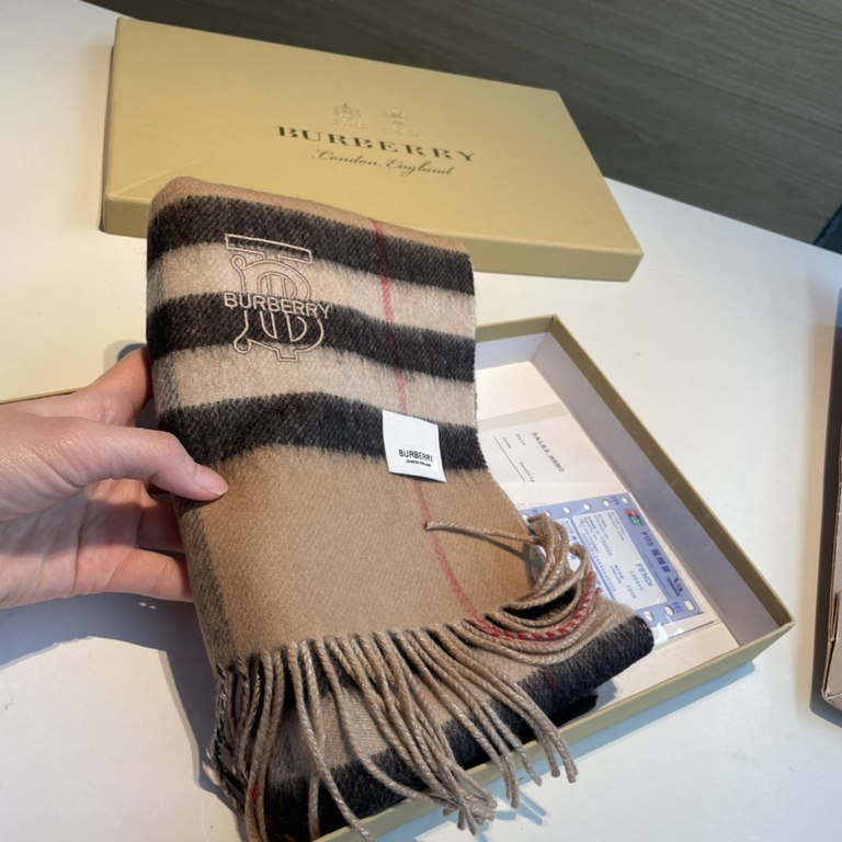 PriceBurberry Gold thread new     super quality and versatile models,   absolute quality good to burst of value   the latest export    men and women cashmere scarves. Feeling delicate degree is very good   key to this ki