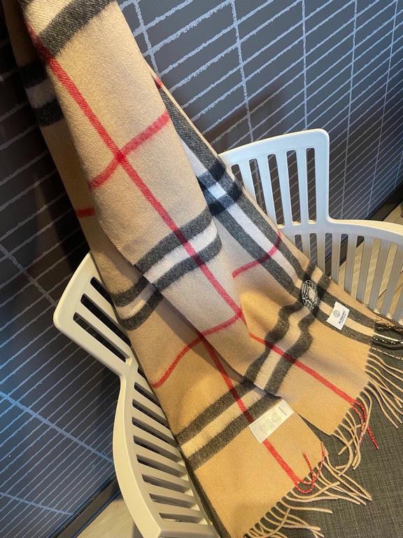 Burberry - Burberry Plaid Scarf  So good looking it's crazy, so stylish and glamorous   Very svelte and stylish fallwinter piece! Really love it, very Classical men's design. Men's things less but fine  100% lamb's wool,