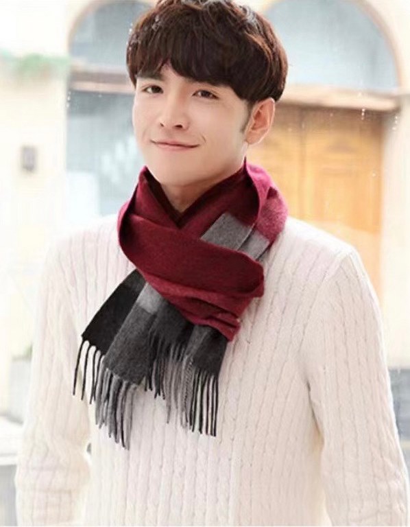 Burberry latest men's two-color pure cashmere scarf   our men's scarf and buy and cherish ~~~ men's models are really few and far between, only a few models a year, are export orders so it is more difficult to meet. Men'