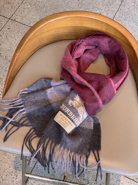 Burberry latest men's two-color pure cashmere scarf   our men's scarf and buy and cherish ~~~ men's models are really few and far between, only a few models a year, are export orders so it is more difficult to meet. Men'