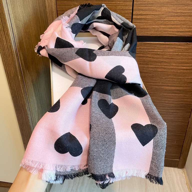 Burberry counter peach heart   scarf shawl heavy to come. Counter inspection goods  burberry original single hall of fame royal latest models   manpower must have burberry single product. Each color is a perennial classi