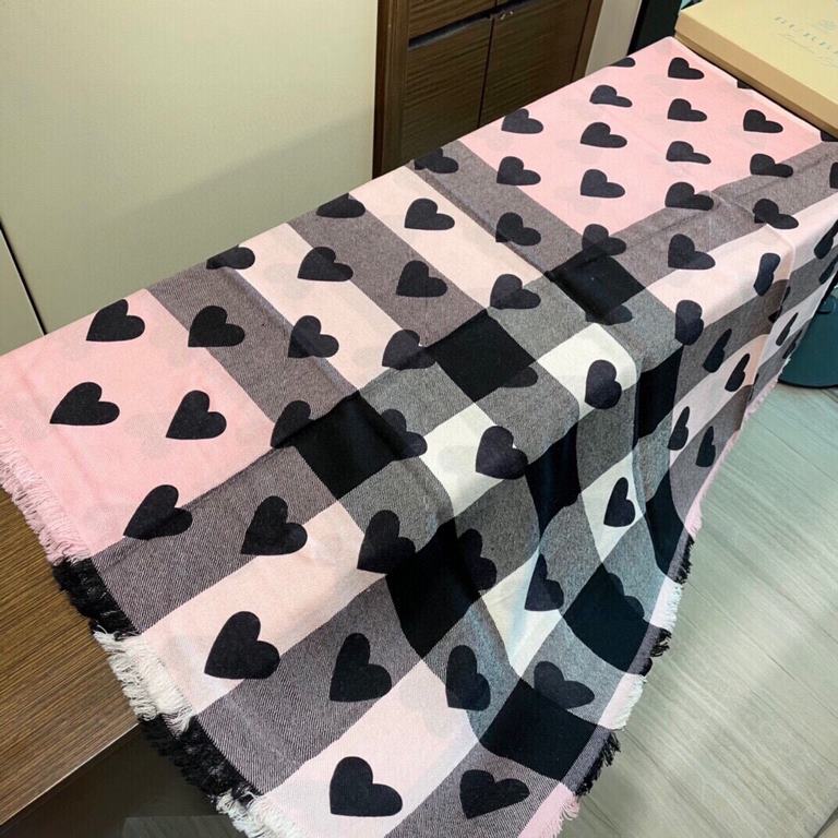 Burberry counter peach heart   scarf shawl heavy to come. Counter inspection goods  burberry original single hall of fame royal latest models   manpower must have burberry single product. Each color is a perennial classi