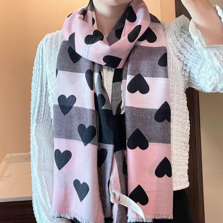 Burberry counter peach heart   scarf shawl heavy to come. Counter inspection goods  burberry original single hall of fame royal latest models   manpower must have burberry single product. Each color is a perennial classi