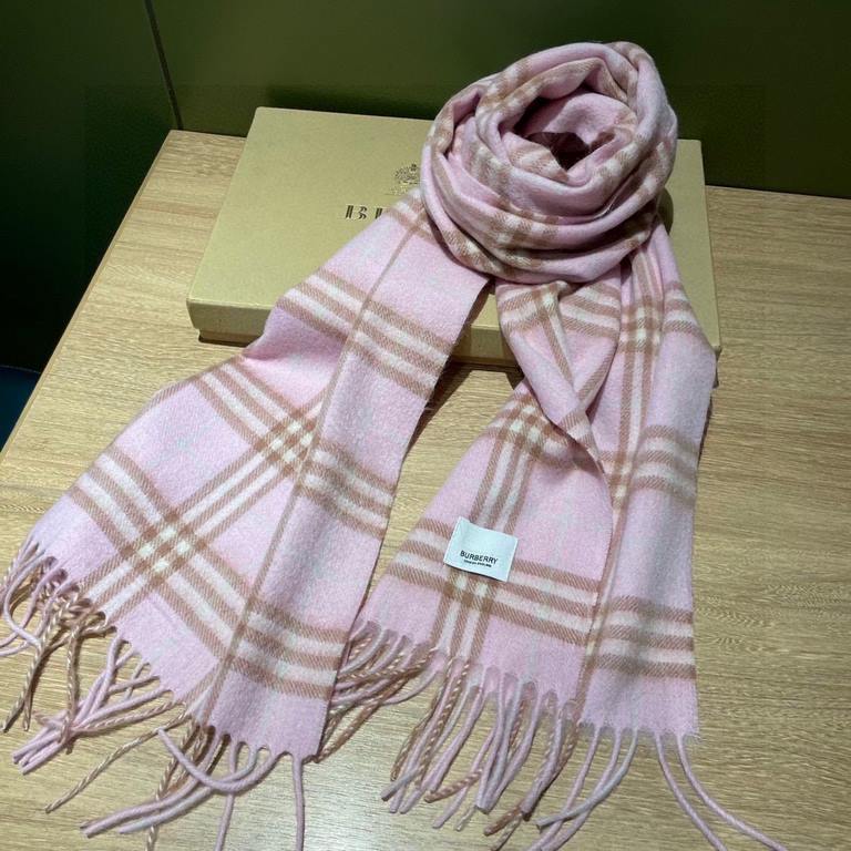 Price   Rage to push the volume of new models   Heavy recommended   Burberry official website of the latest models   100% top quality cashmere material   very warm   soft skin-friendly, not tie the neck   classic Burberr