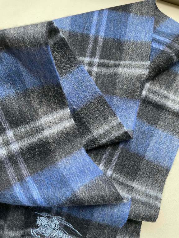 Burberry Bur unisex cashmere plaid looks crazy good, so stylish and glamorous!!!! Very svelte and stylish fallwinter piece! Really love it, very Classical k style design. 100% cashmere, feel really absolute! Forward and 