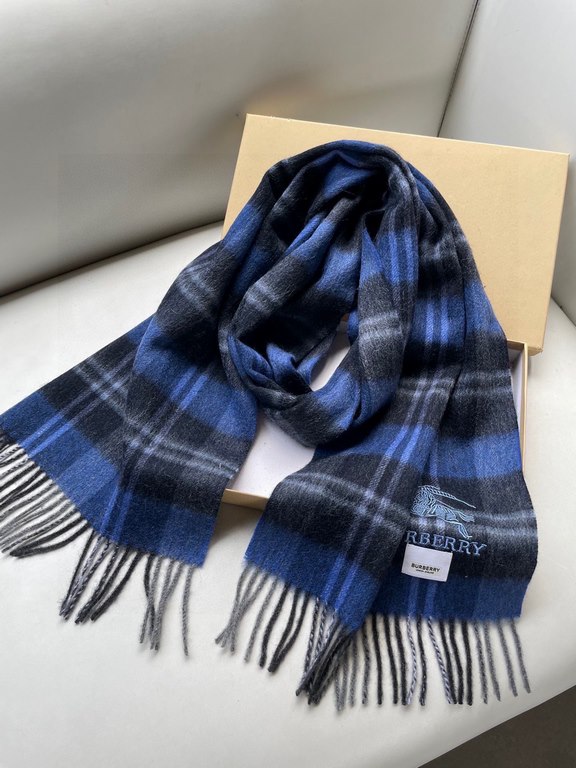 Burberry Bur unisex cashmere plaid looks crazy good, so stylish and glamorous!!!! Very svelte and stylish fallwinter piece! Really love it, very Classical k style design. 100% cashmere, feel really absolute! Forward and 