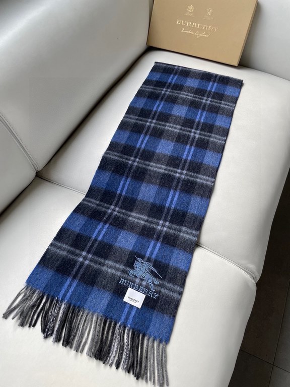 Burberry Bur unisex cashmere plaid looks crazy good, so stylish and glamorous!!!! Very svelte and stylish fallwinter piece! Really love it, very Classical k style design. 100% cashmere, feel really absolute! Forward and 