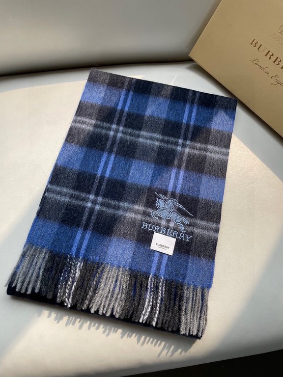 Burberry Bur unisex cashmere plaid looks crazy good, so stylish and glamorous!!!! Very svelte and stylish fallwinter piece! Really love it, very Classical k style design. 100% cashmere, feel really absolute! Forward and 