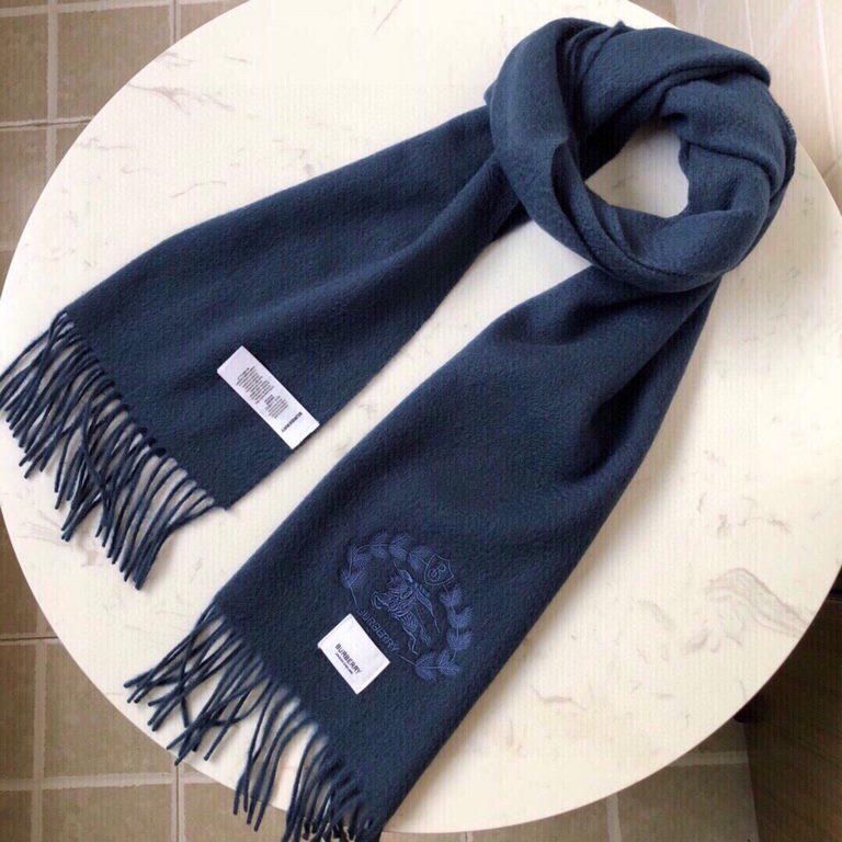 Burberry - Burberry   rage to push the volume of explosive models   classic collection of models plain scarf   heavy recommended   100% lambswool   very warm   soft and skin-friendly, do not tie the neck   the classic pl