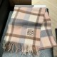 Loewe [Men's and Women's Scarves] Rage to keep for yourself, a rare high-end men's style! Family benefits! Burberry very positive men's scarf ~ fabric big love, very soft and delicate comfortable, light water ripple! Atm