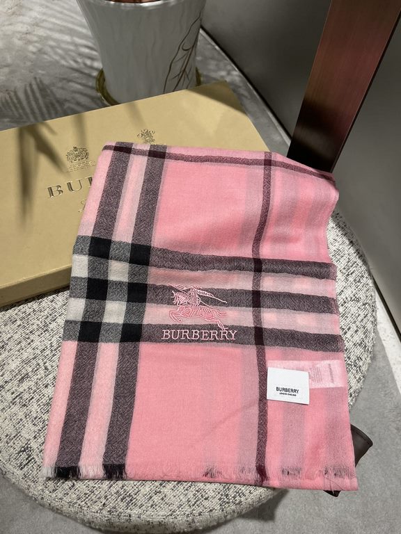 Burberry genuine series goods exclusively for flagship store vip      top Scotland imported cashmere   incomparable noble elegance intellectual style   simple atmospheric design   absolute Not fancy style Ring velvet pro