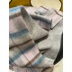 . Burberry original single counter small shawl, the domestic counter has not been put on sale    100% top cashmere material   very warm   soft skin-friendly, do not tie the neck   classic Burberry plaid reversible design