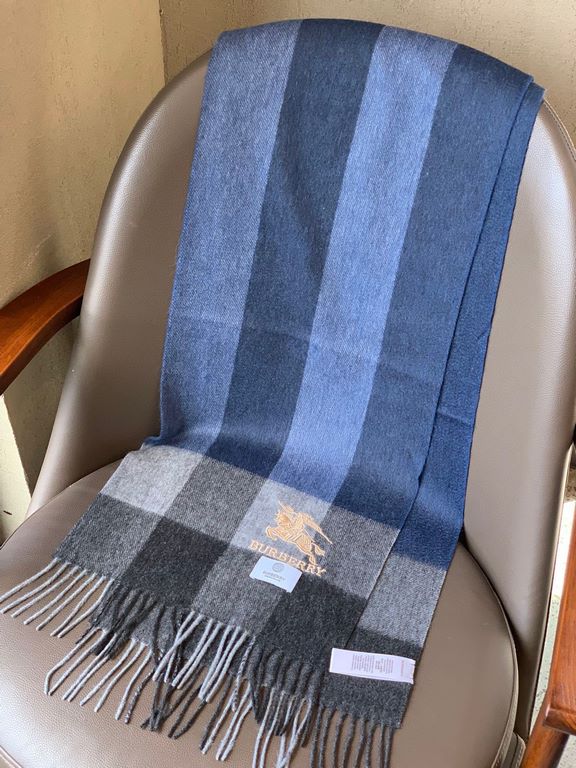 Burberry latest men's two-color pure cashmere scarf   our men's scarf and buy and cherish ~~~ men's models are really few and far between, only a few models a year, are export orders so it is more difficult to meet. Men'