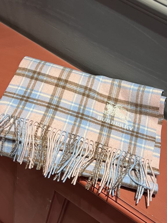 Burberry burberry counter grade classic cashmere plaid scarf! The true fragrance series must be recommended! Counter the latest quality, the current counter are replaced with pure handmade four corners sewing white label