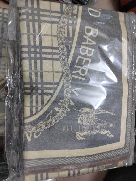 Barberry burberry  [ Fall and winter big brand scarf, special for micro business, live, supply chain, can spot batch, can be customized under the order. Own factory, the advantage of receiving orders 】 new Burberry scarf