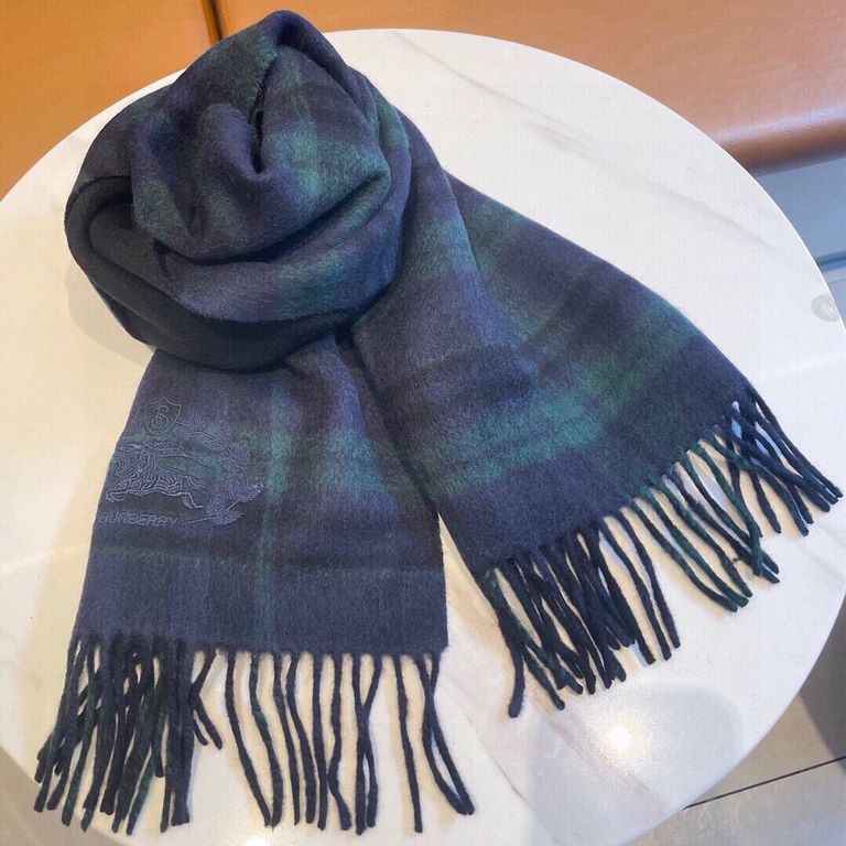 Burberry collection models double-sided scarf   this is called the real family benefits  B home this cashmere shawl fabric is very satisfied ~ feel really good to no   chilly winter stick neck around really comfortable s