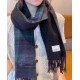 Burberry collection models double-sided scarf   this is called the real family benefits  B home this cashmere shawl fabric is very satisfied ~ feel really good to no   chilly winter stick neck around really comfortable s