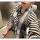 Loewe [Men's and Women's Scarves] Rage to keep for yourself, a rare high-end men's style! Family benefits! Burberry very positive men's scarf ~ fabric big love, very soft and delicate comfortable, light water ripple! Atm