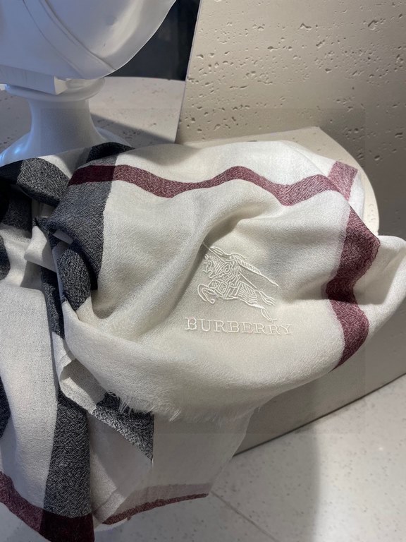 Burberry genuine series goods exclusively for flagship store vip      top Scotland imported cashmere   incomparable noble elegance intellectual style   simple atmospheric design   absolute Not fancy style Ring velvet pro