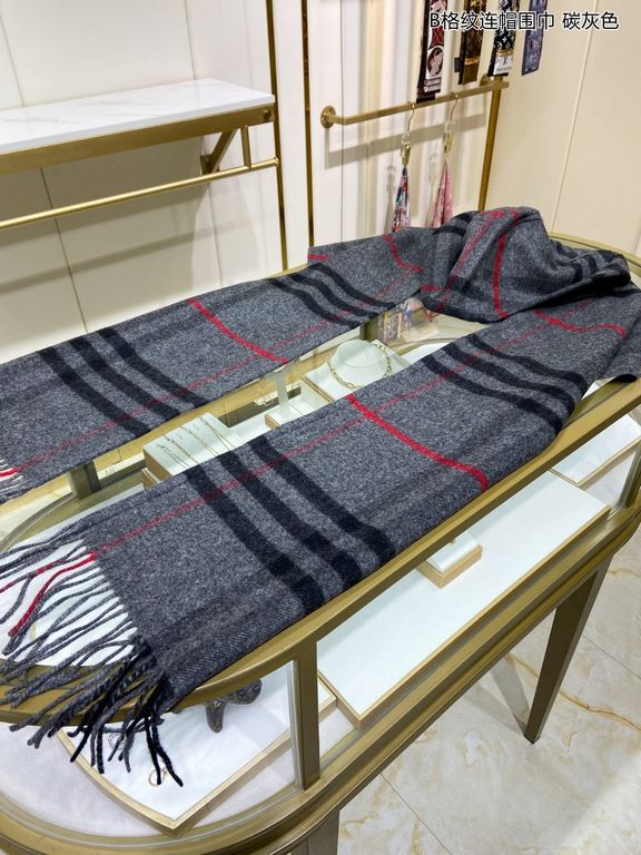 priceExplosive   Burberry [B hooded plaid scarf] a variety of good-looking, known as Burberry this year's most beautiful models, unisex models, the most classic plaid hooded scarf, the choice of wool and cashmere blended