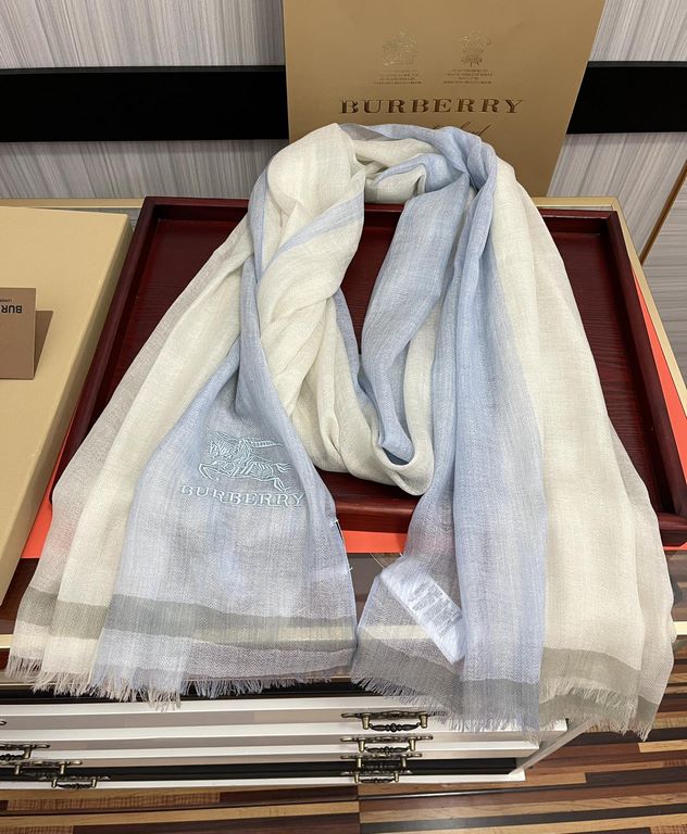 New Burberry   heavy recommended   too beautiful   hot N years of plaid, everyone likes   when the hipsters have several Ba family scarves in the closet,   change a scarf is enough to make you have a refreshing feeling. 