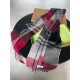 New   Barberry plaid explosion models  never out of fashion100% of the top of the cashmere material   very warm   soft skin-friendly, do not tie the neck   the classic Barberry plaid design   men and women unisex couples