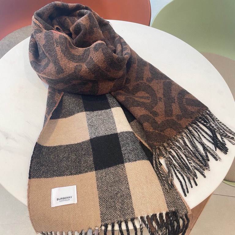 Bur unisex couple models double-sided letter scarf   one side is TB elements one side is classic plaid! A top two with a very stylish design! 200  35cm size just right, 100% cashmere fabric is the charm of elegant art em