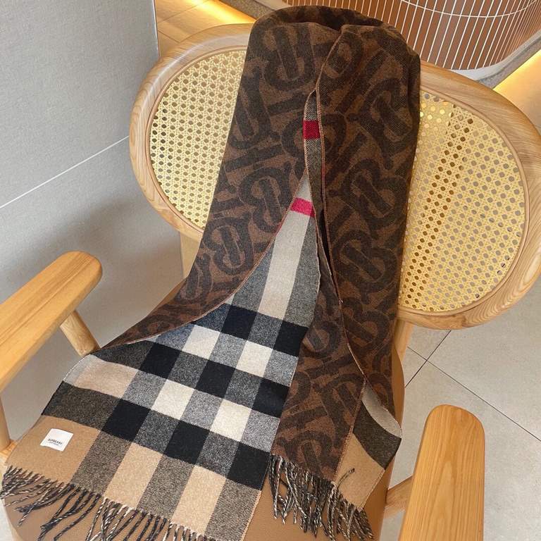 Bur unisex couple models double-sided letter scarf   one side is TB elements one side is classic plaid! A top two with a very stylish design! 200  35cm size just right, 100% cashmere fabric is the charm of elegant art em