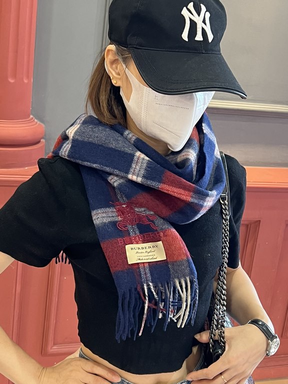 Barberry classic models cashmere plaid quality feel good to not  100% cashmere   high cutting-edge products   absolutely screaming quality   top design models of fashion big brands ... Classic plaid with fashion color bl