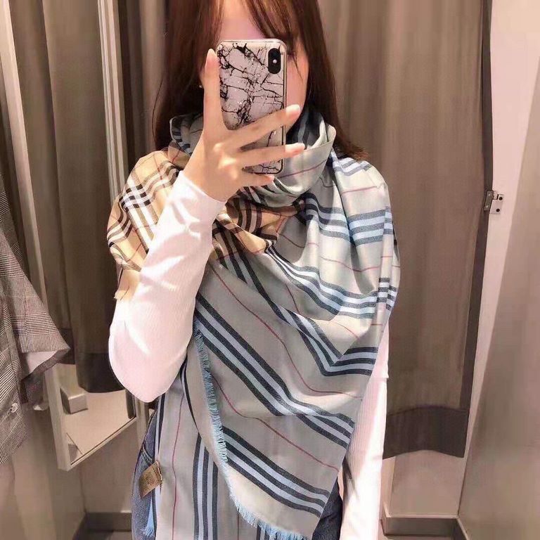 Recommended   Original   Counter New Synchronized New  BURBERRY-ENGLAND Explosive imported pure cashmere plaid scarfshawl  Perfectly combines the female sexiness and playfulness.The exclusive physical shooting of   High-