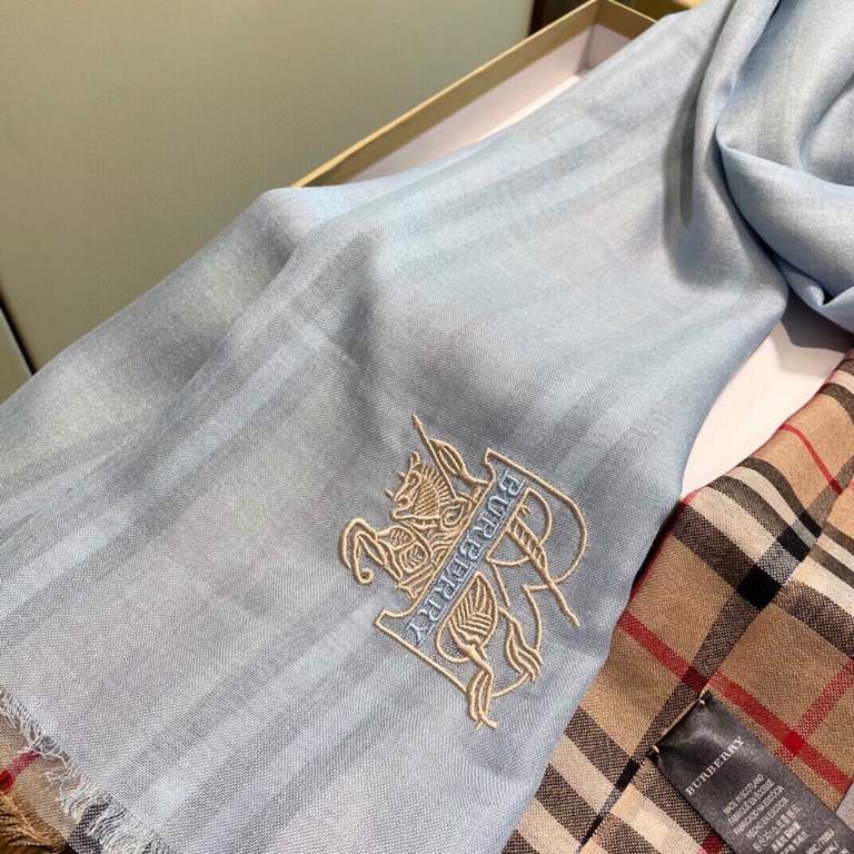 Recommended   Original   Counter New Synchronized New  BURBERRY-ENGLAND Explosive imported pure cashmere plaid scarfshawl  Perfectly combines the female sexiness and playfulness.The exclusive physical shooting of   High-