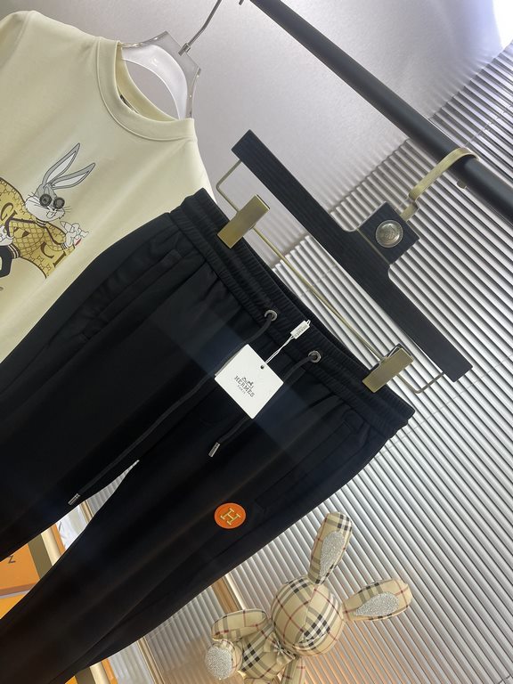 Hermes, men's drawstring sports casual pants, the new release of the new customized, meticulous details to create an evergreen hundred looks as well as comfortable and versatile. Casual sweatpants as one of the fashionab