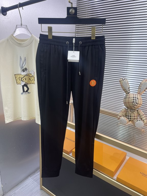 Hermes, men's drawstring sports casual pants, the new release of the new customized, meticulous details to create an evergreen hundred looks as well as comfortable and versatile. Casual sweatpants as one of the fashionab