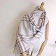 Superb quality, Burberry's most classic cashmere scarf, basically the stars of the winter out of the standard! This warm and soft cashmere scarf texture is gorgeous, cashmere warmth is excellent, and very comfortable and