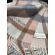 Loewe [Men's and Women's Scarves] Rage to keep for yourself, a rare high-end men's style! Family benefits! Burberry very positive men's scarf ~ fabric big love, very soft and delicate comfortable, light water ripple! Atm