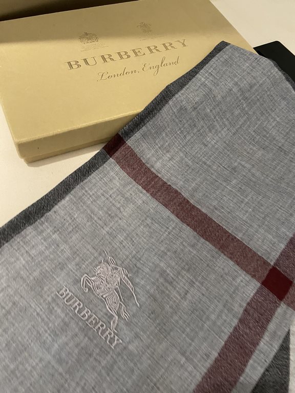 P Burberry genuine series goods exclusively for flagship store vip      top Scotland imported cashmere   incomparable noble elegance Intellectual style   concise atmospheric design   absolutely not Fancy style Ring velve