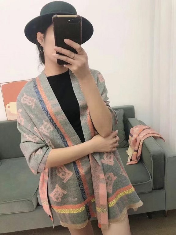 Own factory, the advantage of receiving orders 】 new Burberry scarf, European goods advanced customization, the effect on the body is very awesome Oh, size 180  65 about, grams 330g