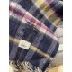 . Burberry original single counter small shawl, the domestic counter has not been put on sale    100% top cashmere material   very warm   soft skin-friendly, do not tie the neck   classic Burberry plaid reversible design