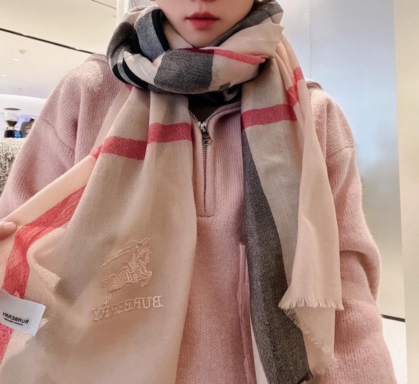 Burberry formal series goods exclusively for flagship store vip      top Scotland imported cashmere   incomparable noble elegance Intellectual style   simple atmospheric design   absolute Not fancy style Ring velvet prod