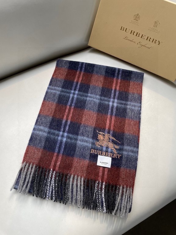 Burberry Bur unisex cashmere plaid looks crazy good, so stylish and glamorous!!!! Very svelte and stylish fallwinter piece! Really love it, very Classical k style design. 100% cashmere, feel really absolute! Forward and 