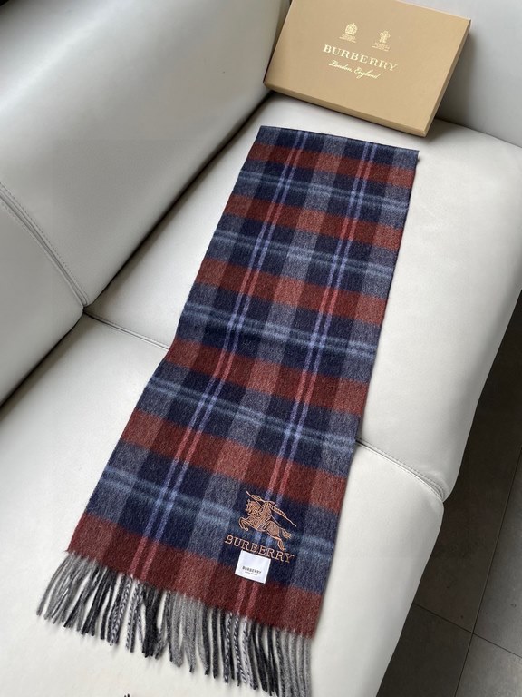 Burberry Bur unisex cashmere plaid looks crazy good, so stylish and glamorous!!!! Very svelte and stylish fallwinter piece! Really love it, very Classical k style design. 100% cashmere, feel really absolute! Forward and 