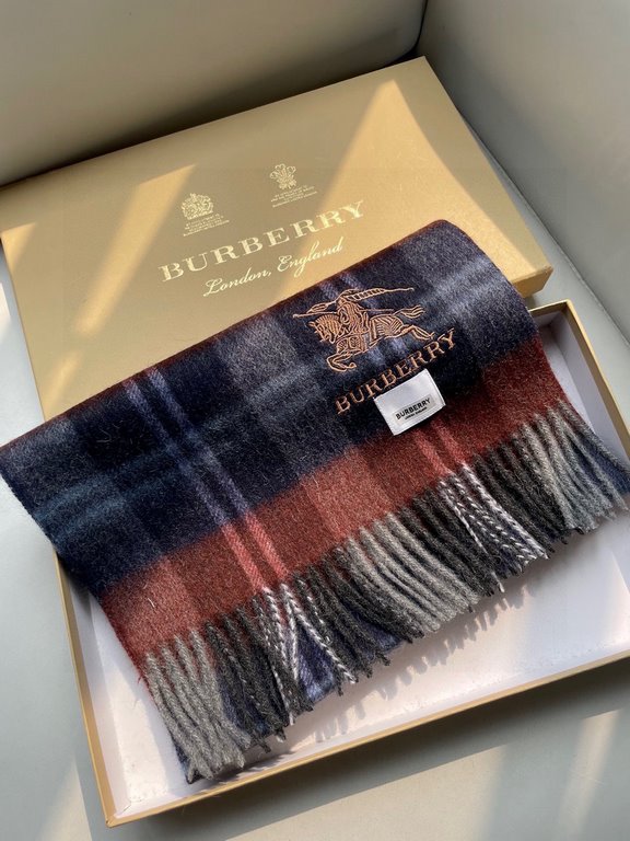 Burberry Bur unisex cashmere plaid looks crazy good, so stylish and glamorous!!!! Very svelte and stylish fallwinter piece! Really love it, very Classical k style design. 100% cashmere, feel really absolute! Forward and 