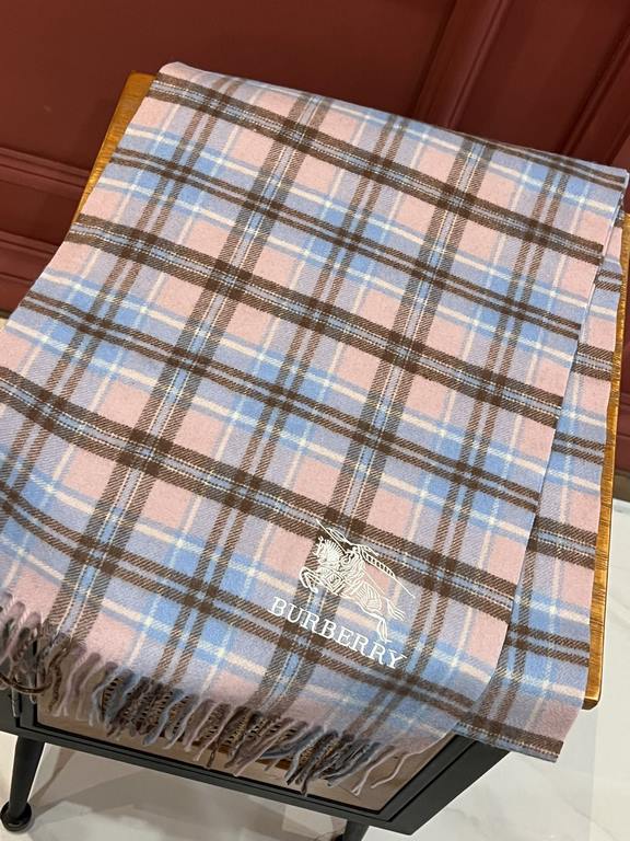 Burberry burberry counter grade classic cashmere plaid scarf! The true fragrance series must be recommended! Counter the latest quality, the current counter are replaced with pure handmade four corners sewing white label