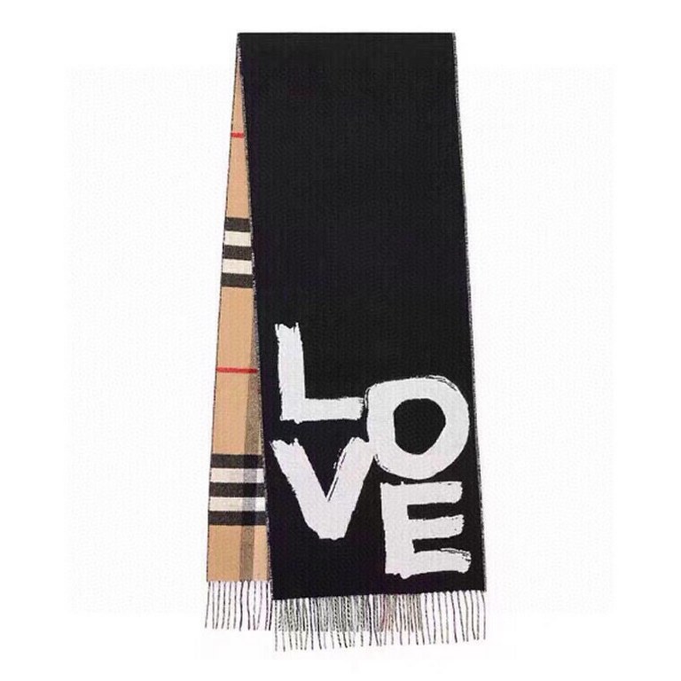 Burberry - Burberry's latest models of reversible scarves   one side of the plain LOVE, one side of the classic plaid   very stylish design! 180  30cm, is a charming embodiment of elegant art! Scarf style men and women u