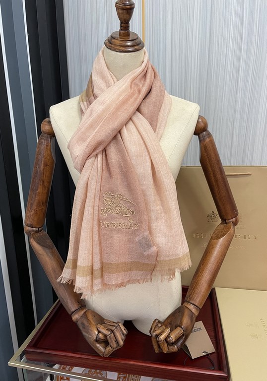 New Burberry   heavy recommended   too beautiful   hot N years of plaid, everyone likes   when the hipsters have several Ba family scarves in the closet,   change a scarf is enough to make you have a refreshing feeling. 