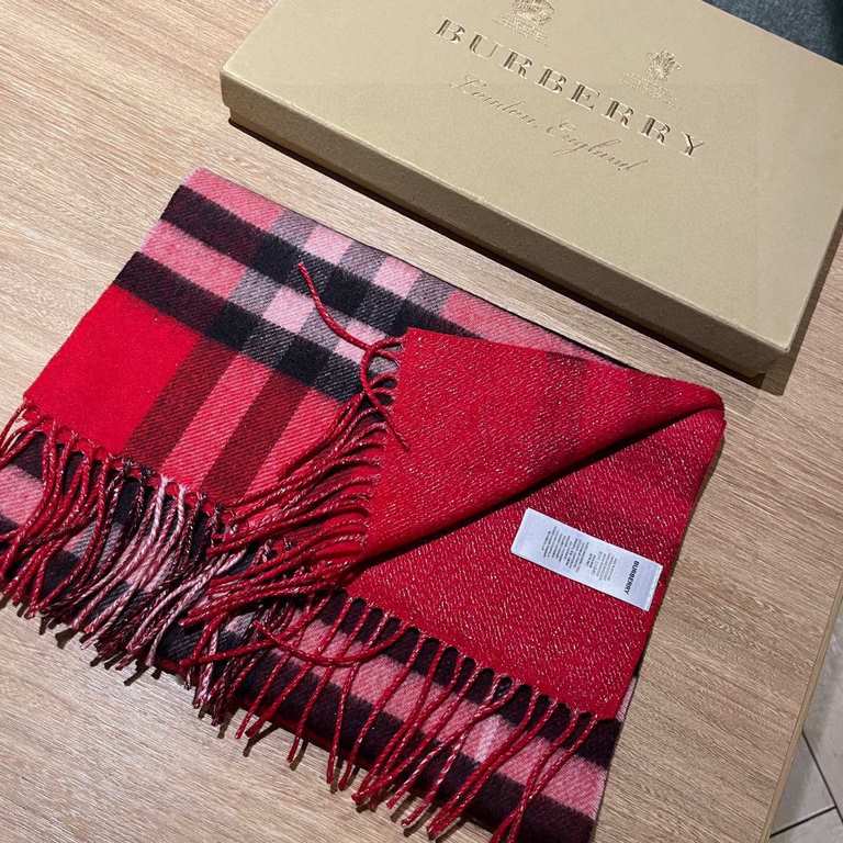 Couple models Burberry new models     Super quality and versatile models,   Absolutely good quality to the burst of value   latest export    men and women cashmere scarves. Feeling delicate degree is very good   key to t