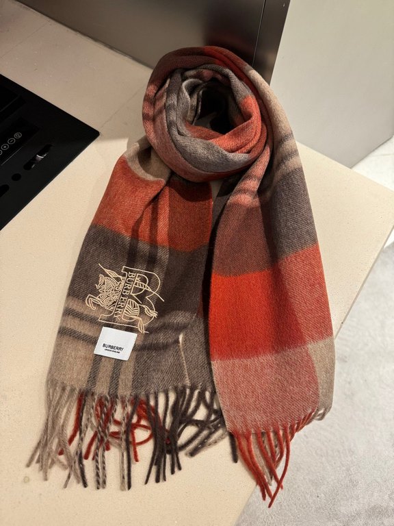 Barberry [Men's and Women's Scarves] Rage to keep for yourself, a rare high-end men's model! Family benefits! Burberry very positive men's scarf ~ fabric big love, very soft and delicate comfortable, light water ripple! 