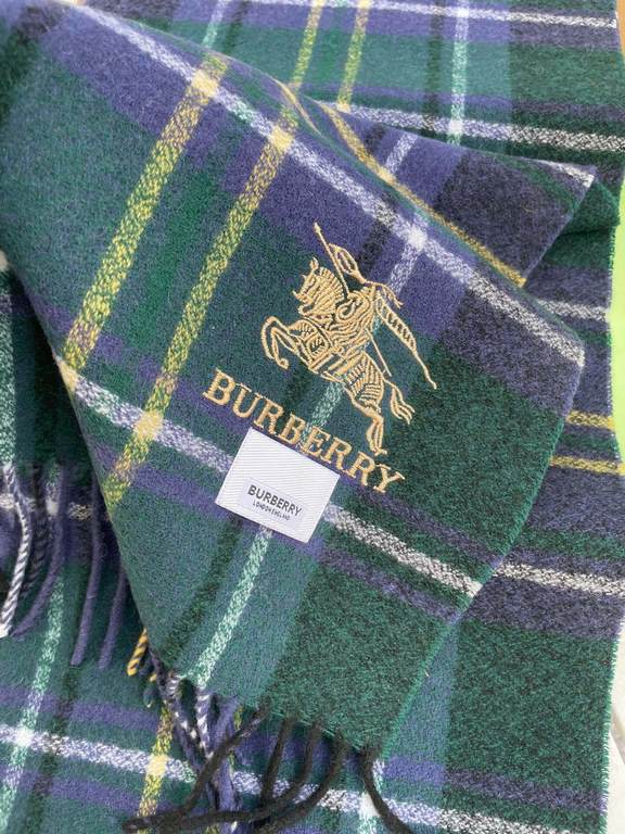 Price  Barberry plaid latest models   100% top pole lambswool material   very warm   soft and skin-friendly, not tied neck   classic Barberry plaid design   unisex couples models     size 32192cm   unisex models Men and 