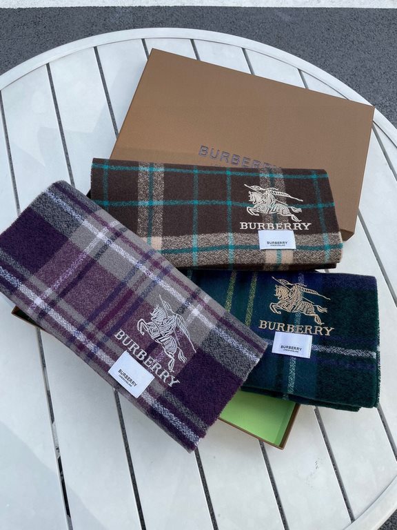 Price  Barberry plaid latest models   100% top pole lambswool material   very warm   soft and skin-friendly, not tied neck   classic Barberry plaid design   unisex couples models     size 32192cm   unisex models Men and 