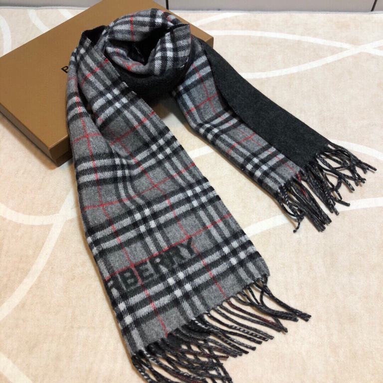 Burberry Burberry - Reversible Dual Purpose Checked Cashmere Scarf  2023 The newest model of the pop-up, cozy scarf, made of soft cashmere fabric, produced in a traditional Scottish workshop with a long history of 200 ye